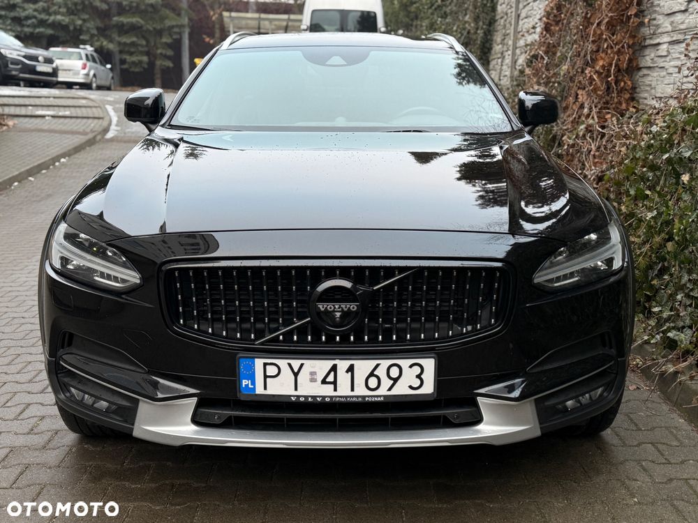 Volvo V90 D5 SCR AWD Momentum Pro - 4