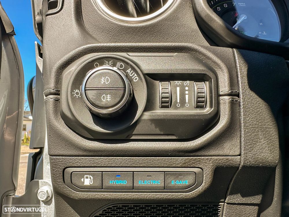 Jeep Wrangler Unlimited - 26