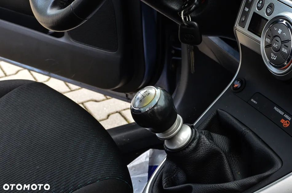 Toyota Verso 1.6 Premium 7os - 34