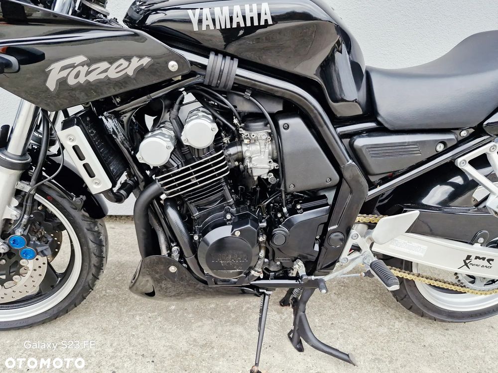 Yamaha FZS - 11