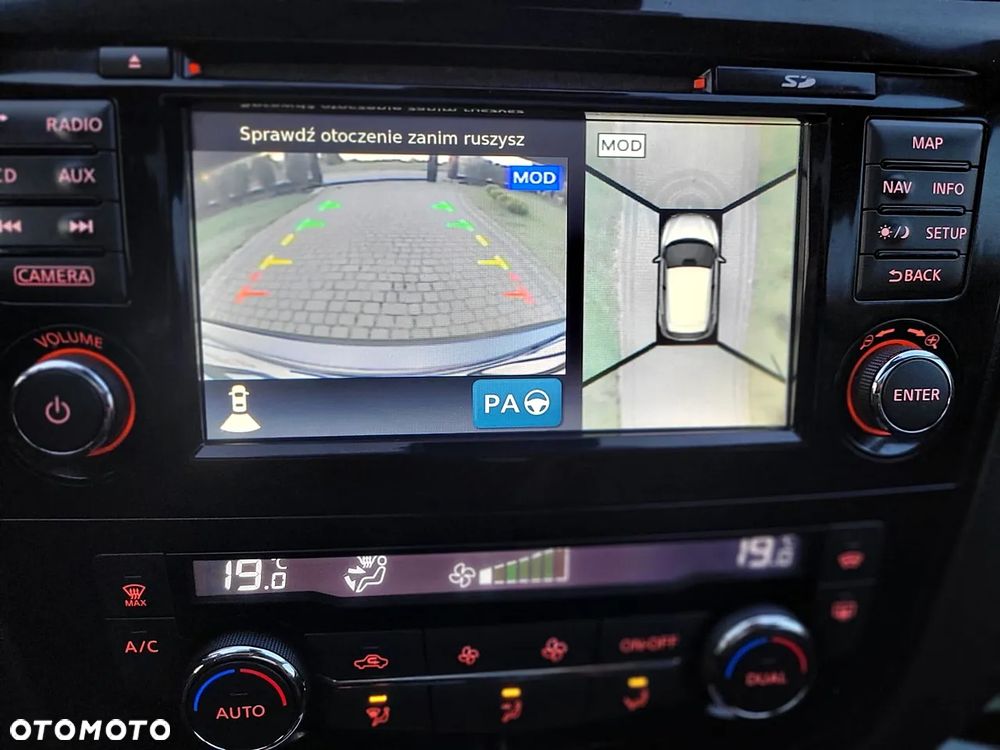 Nissan Qashqai 1.6 dCi Xtronic TEKNA+ - 14