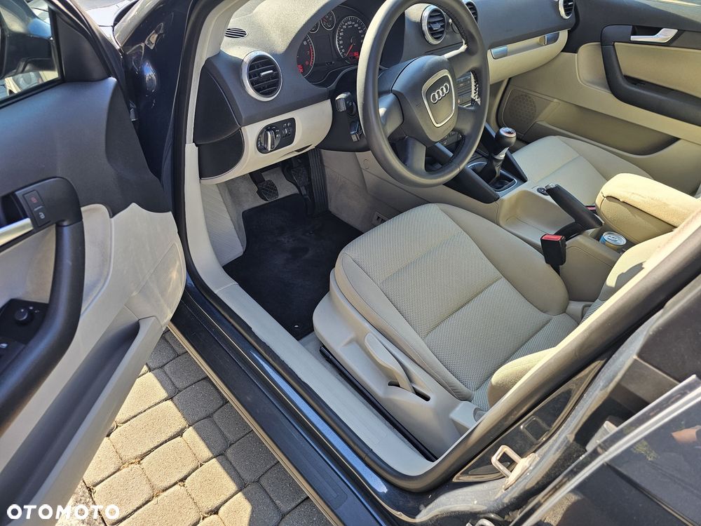 Audi A3 Sportback - 3