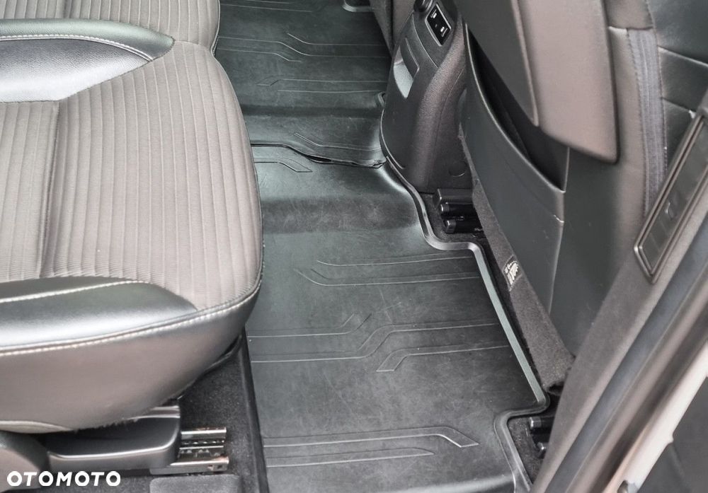 Renault Grand Scenic - 25