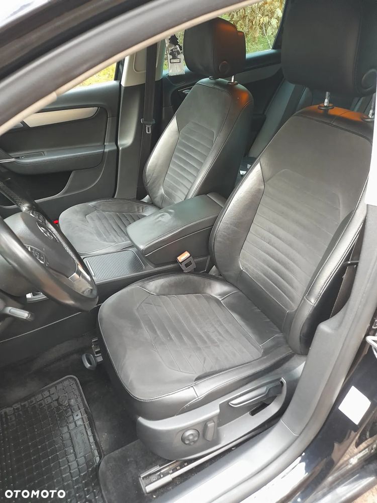 Volkswagen Passat 1.6 TDI DPF BlueMotion Technology Highline - 12