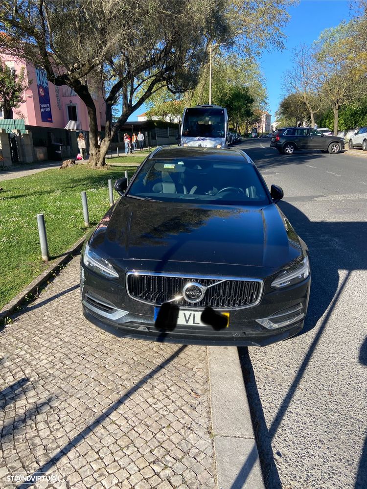 Volvo V90 2.0 T8 Momentum AWD Geartronic - 1
