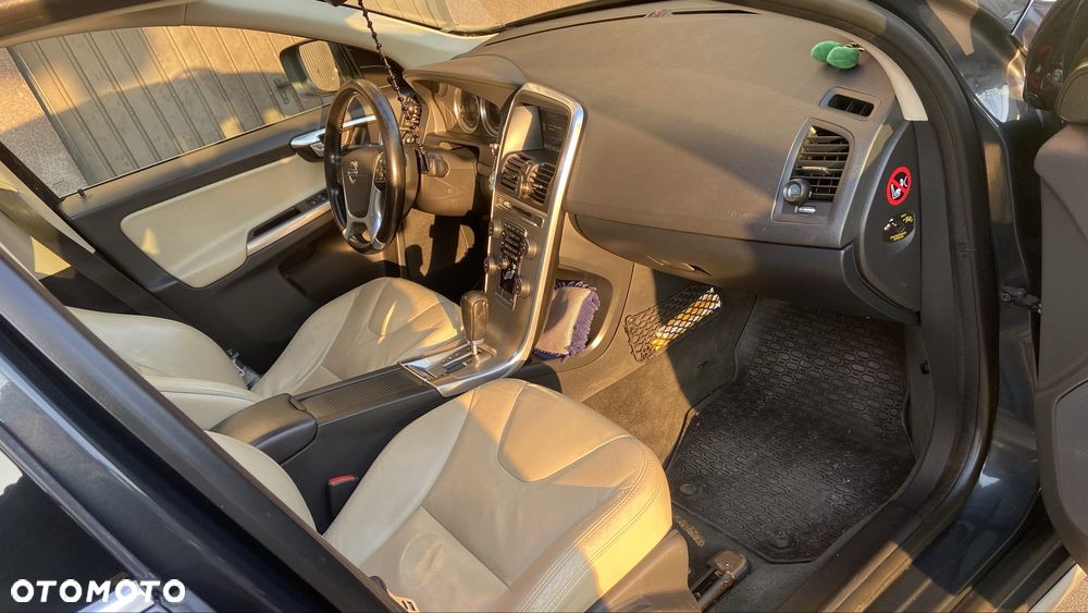 Volvo XC 60 - 4