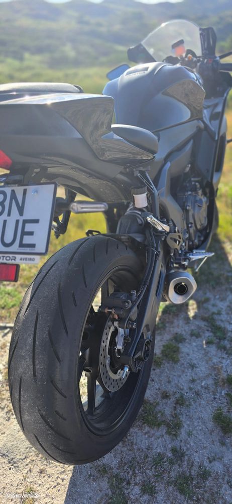 Yamaha R - 8