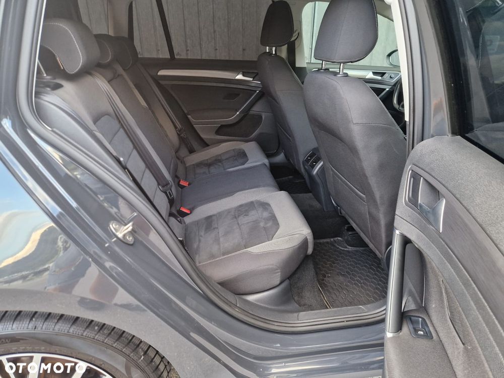 Volkswagen Golf - 12
