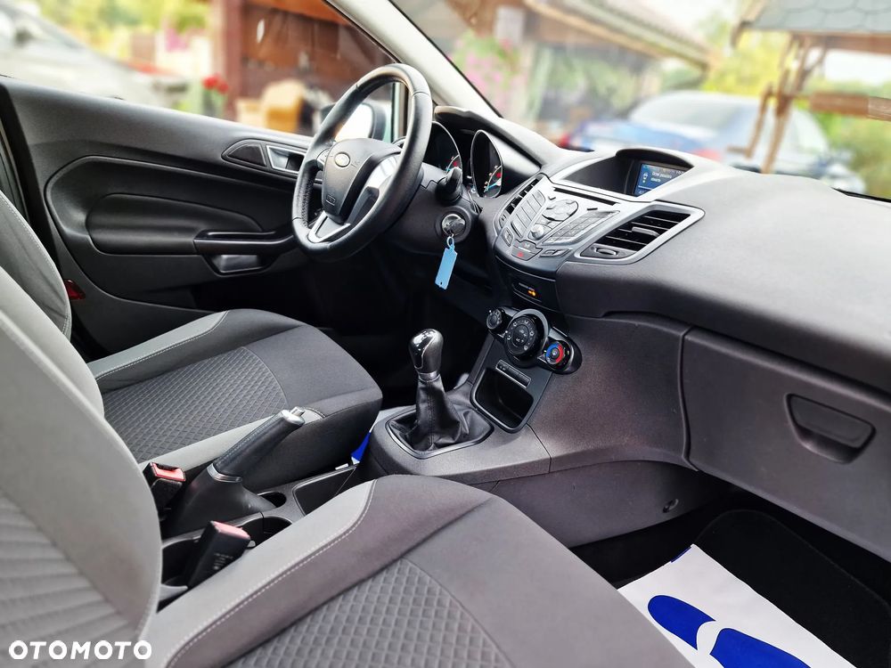 Ford Fiesta 1.0 EcoBoost S&S TITANIUM - 24