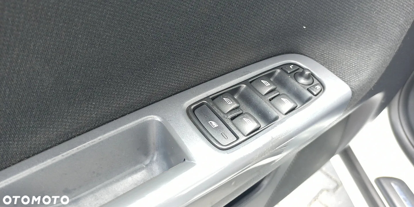 Volvo V50 D2 - 16