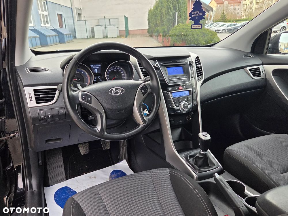 Hyundai i30 blue Kombi 1.6 CRDi Style - 25