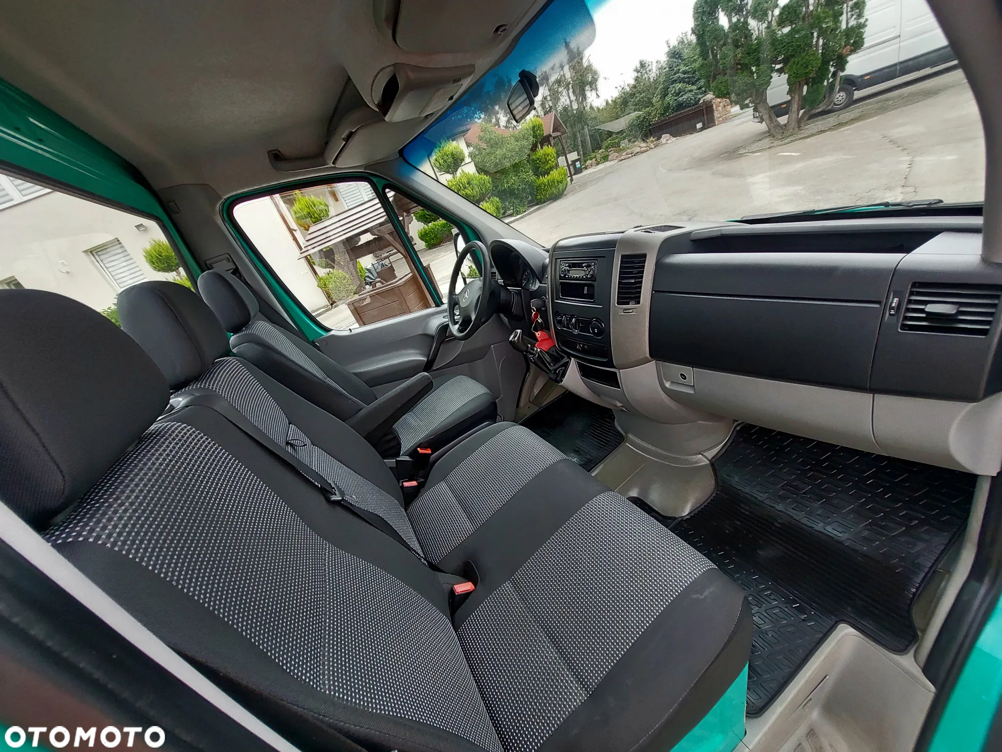 Mercedes-Benz Sprinter - 32