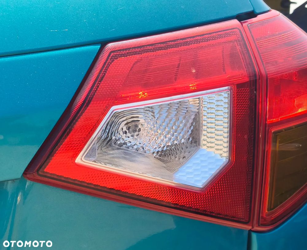 SUZUKI VITARA II 16r LAMPA W KLAPĘ PRAWY TYŁ TYLNA - 1