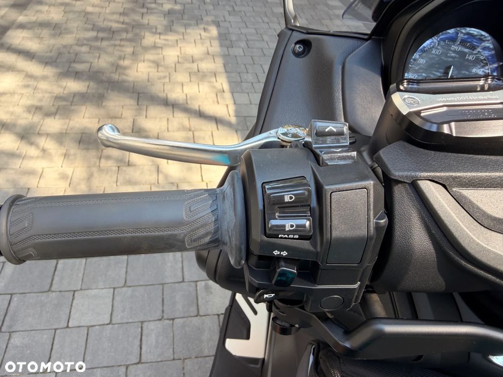 Yamaha Tmax - 21