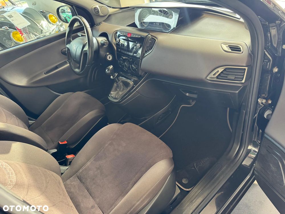 Lancia Ypsilon Y 1.2 8v Gold - 5