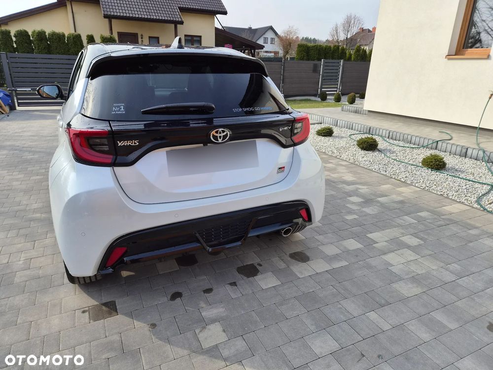Toyota Yaris Hybrid 1.5 GR Sport - 4