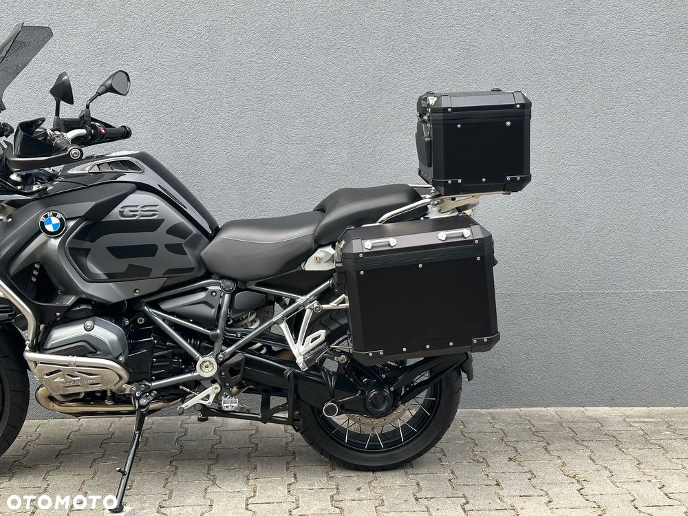 BMW R - 8