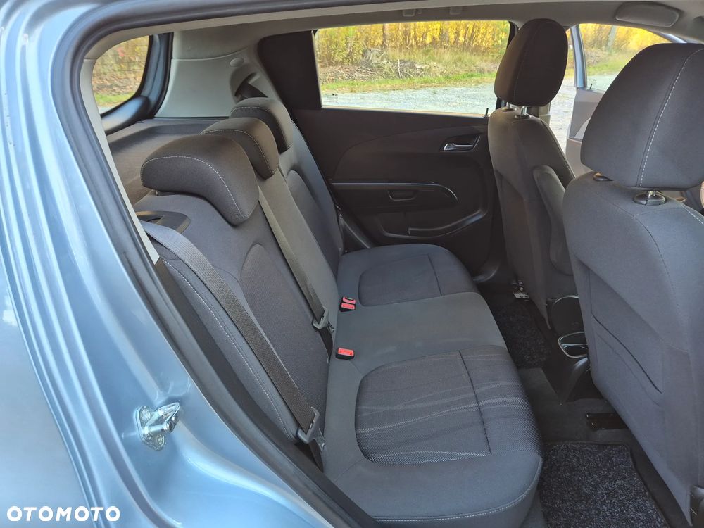 Chevrolet Aveo 1.6 LTZ - 15