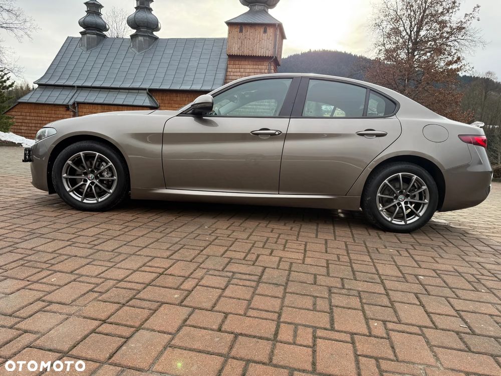 Alfa Romeo Giulia 2.2 - 4