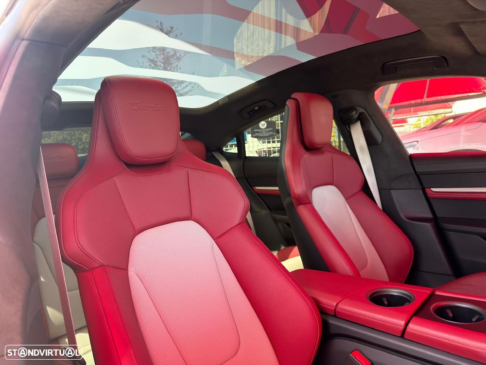 Porsche Taycan Turbo - 9