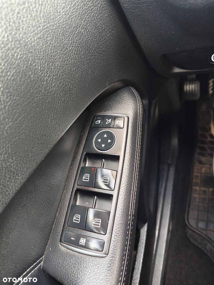 Mercedes-Benz Klasa E 250 BlueTEC 4Matic 7G-TRONIC Avantgarde - 14