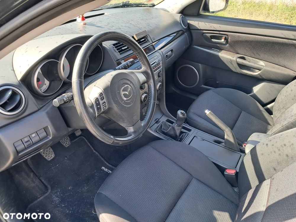 Mazda 3 1.6 Active + - 11