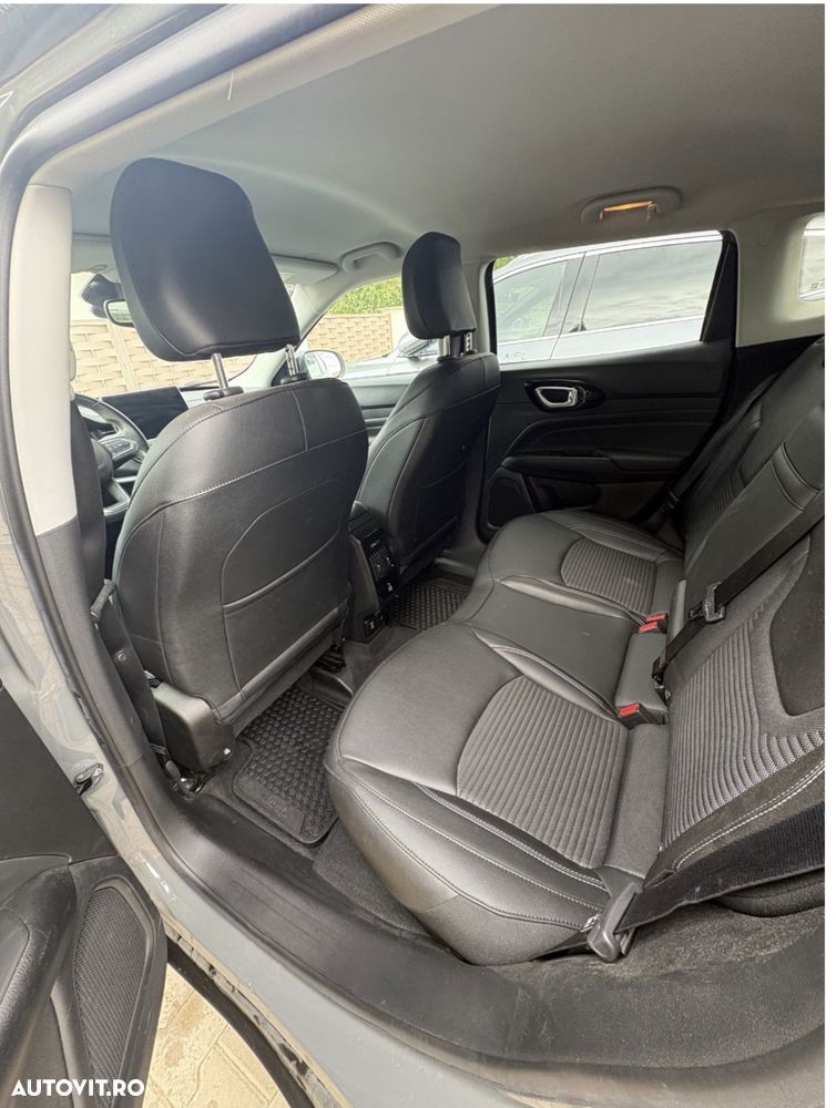Jeep Compass - 2