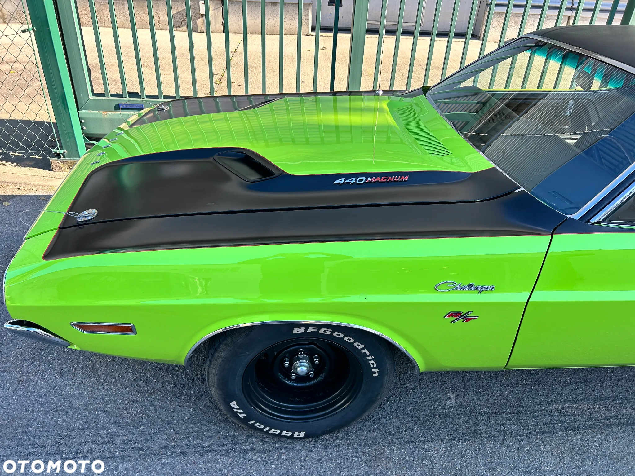 Dodge Challenger - 24