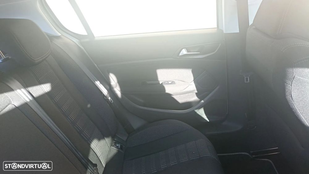 Peugeot 308 1.6 BlueHDi GT Line - 29