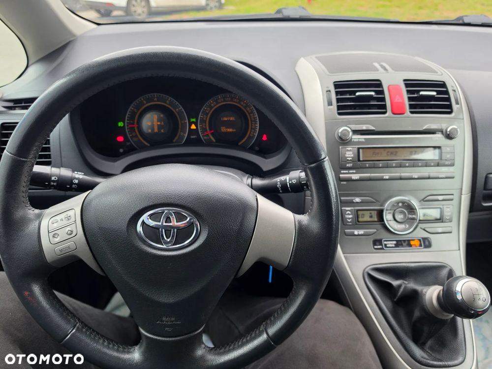 Toyota Auris 1.6 VVT-i Terra - 18