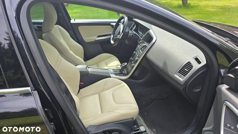 Volvo XC 60 D4 AWD Summum - 18