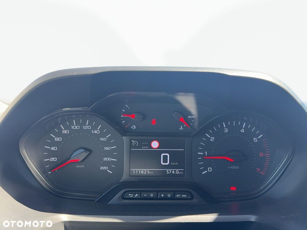 Peugeot partner 1499 cm3 - 12