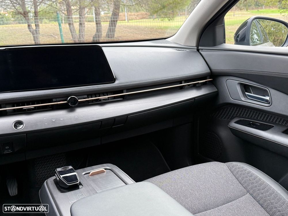 Nissan Ariya 63 kWh Advance Carr. 22kW + Teto Panorâmico - 28