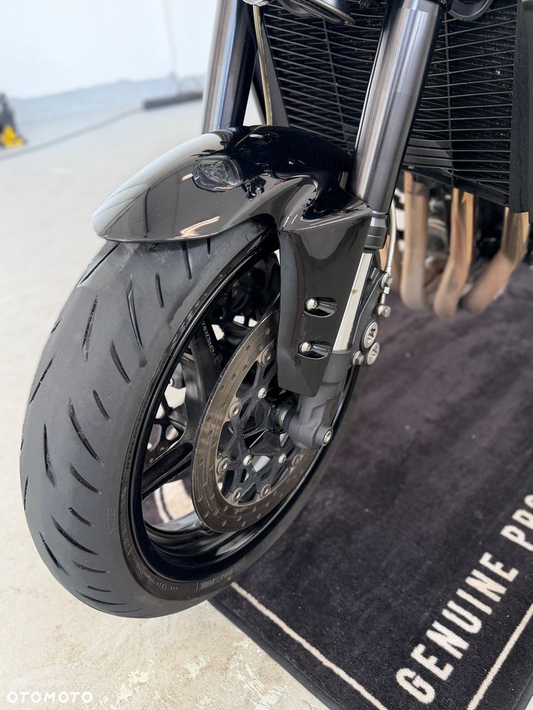 Yamaha FZ - 12