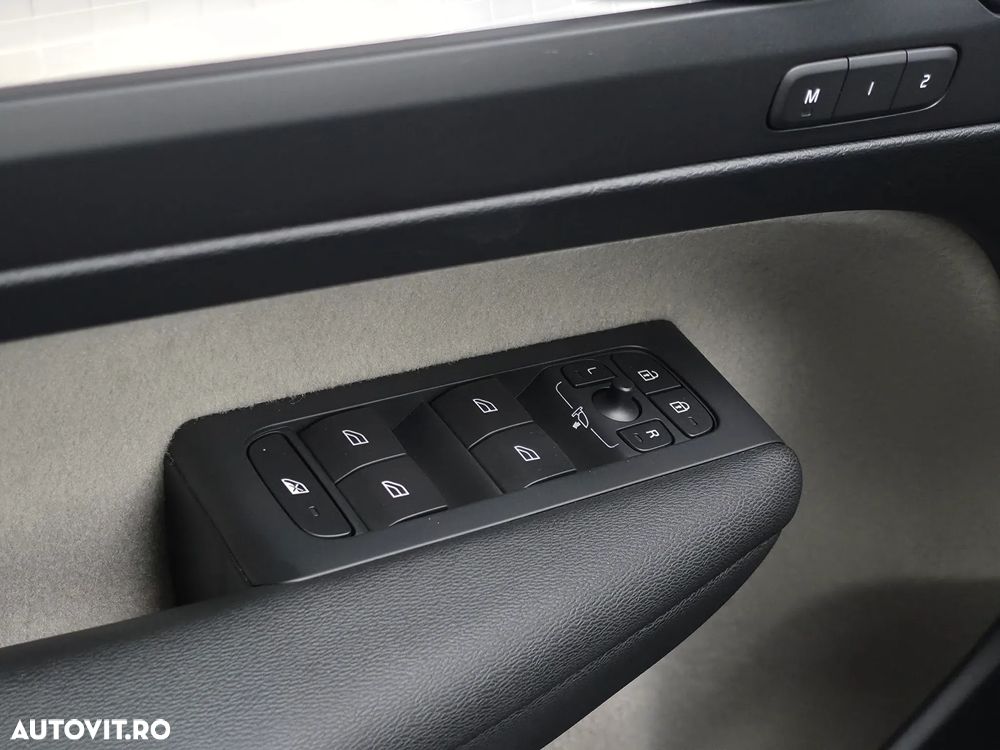 Volvo XC 40 D4 AWD Geartronic Inscription - 25