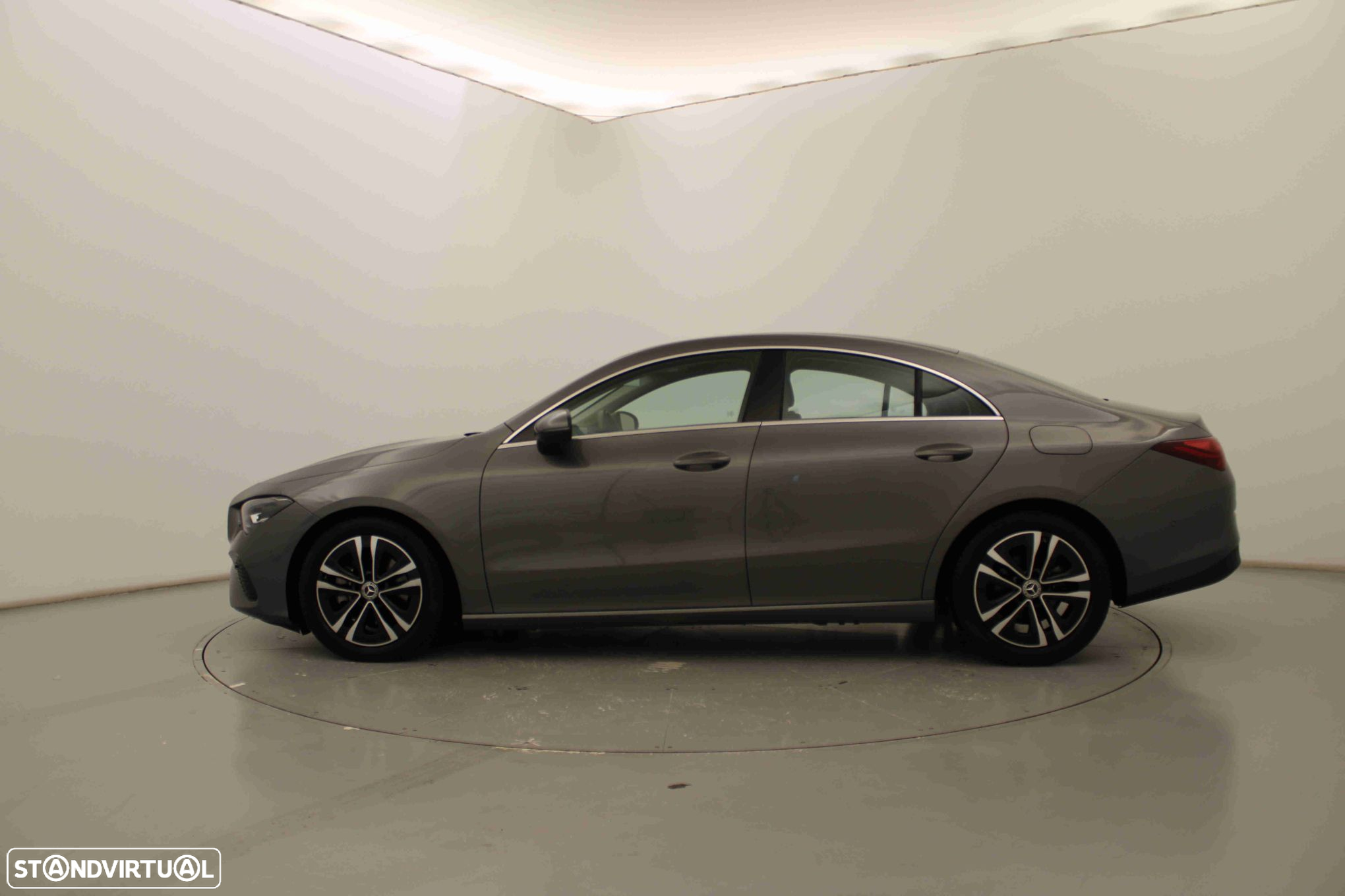 Mercedes-Benz CLA 180 d - 12