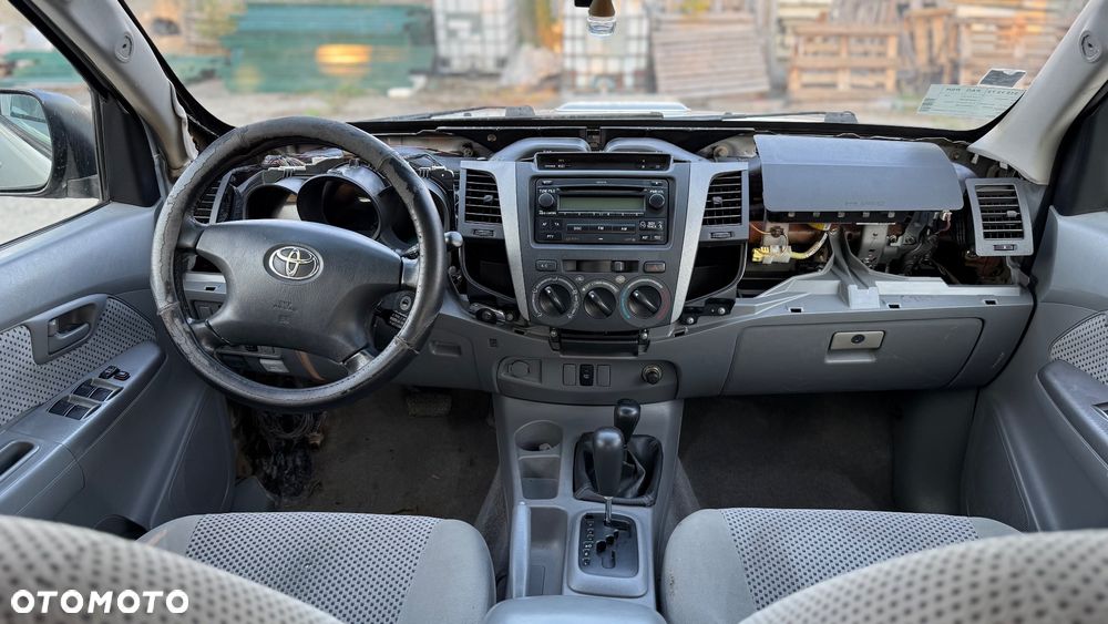 Toyota Hilux - 15