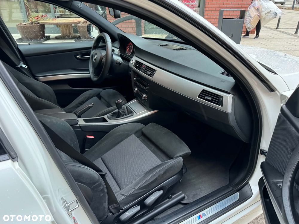 BMW Seria 3 320i - 29