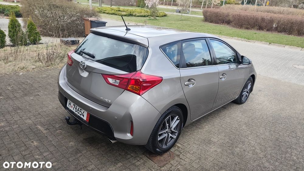 Toyota Auris 2.0 D-4D Luna - 6