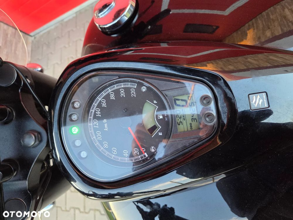Suzuki Intruder - 7