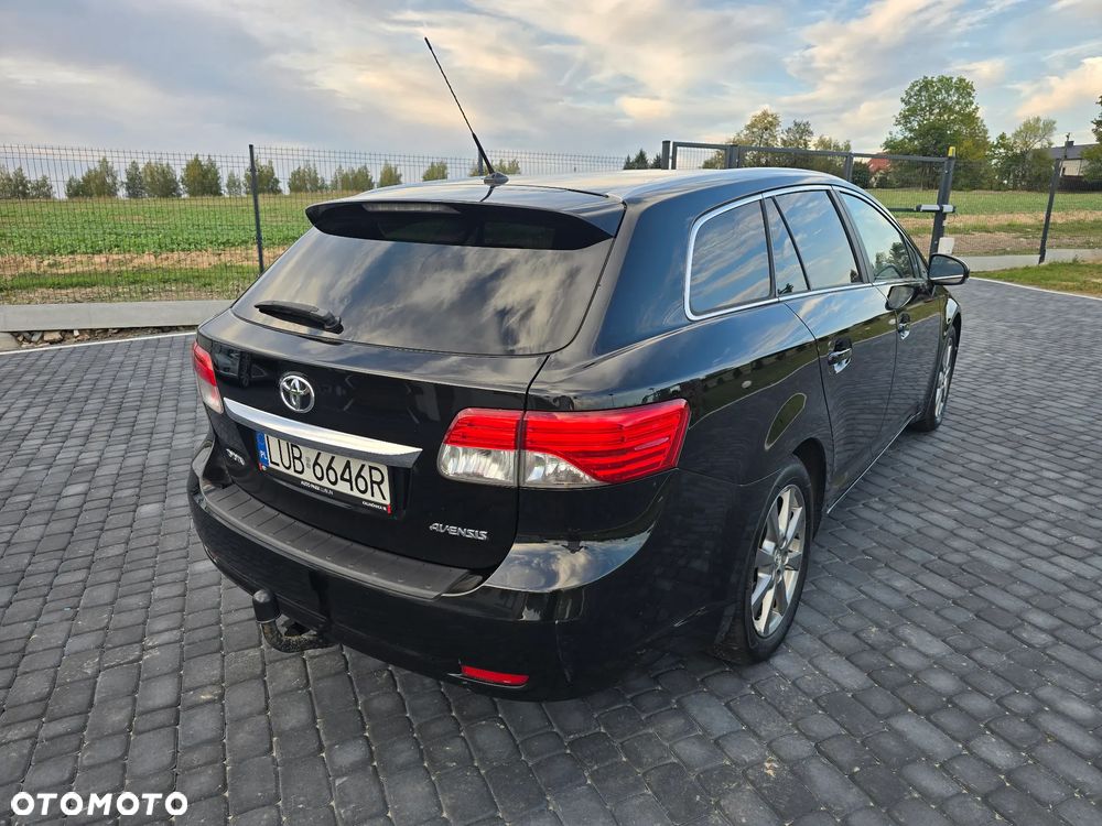 Toyota Avensis 2.0 D-4D Premium - 8