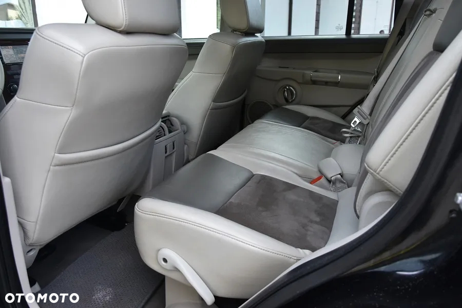 Jeep Commander 3.0 CRD Overland - 18