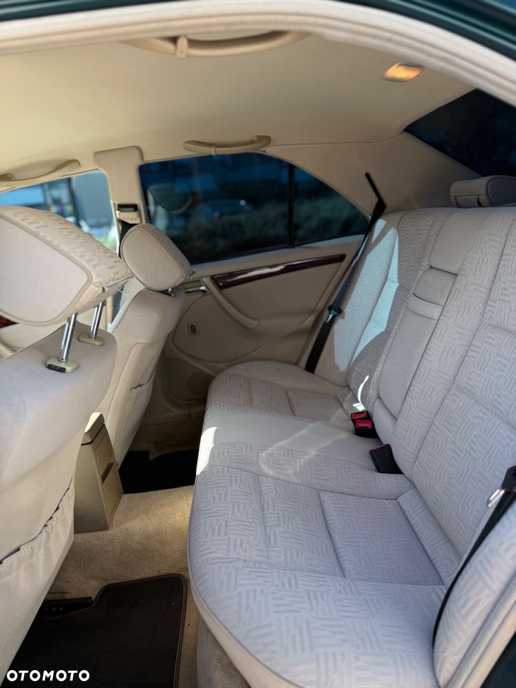 Mercedes-Benz Klasa C 230 Elegance - 17