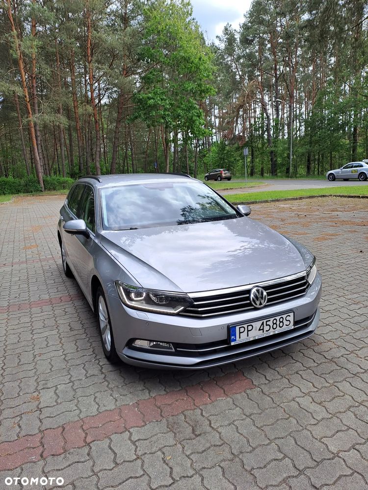 Volkswagen Passat 1.6 TDI (BlueMotion Technology) Comfortline - 11
