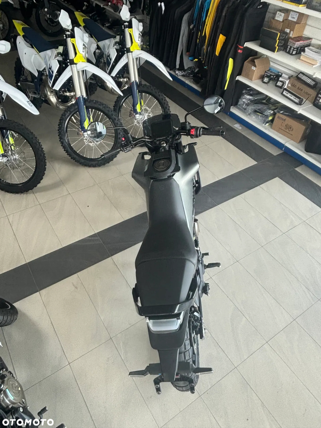 Husqvarna Svartpilen - 4