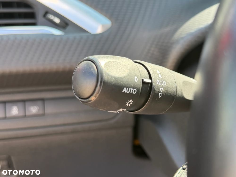 Peugeot 2008 PureTech 110 Stop&Start Allure - 36