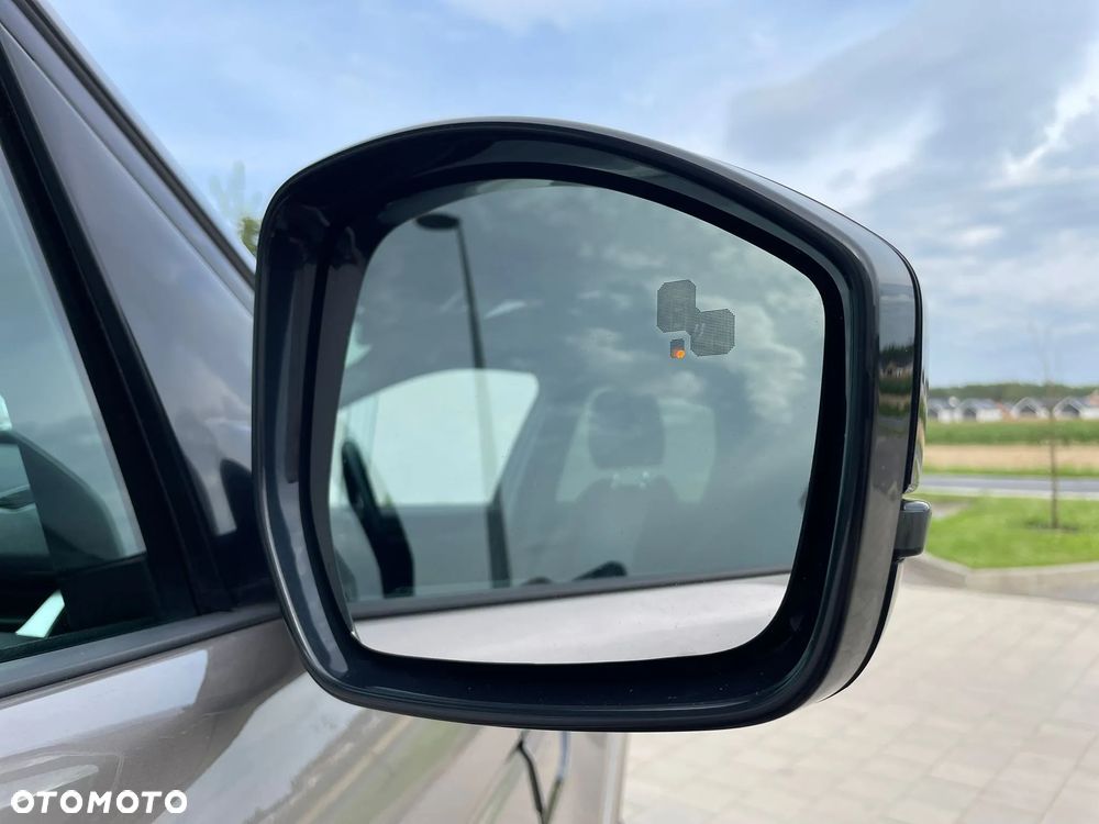 Land Rover Discovery Sport 2.0 D200 mHEV R-Dynamic SE - 18