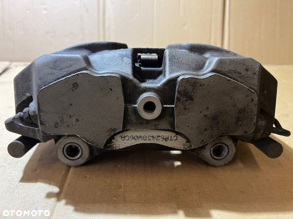 AUDI A4 B9 ZACISK HAMULCOWY PRAWY PRZÓD PRAWY PRZEDNI 4 TŁOKI 8W06CA - 3