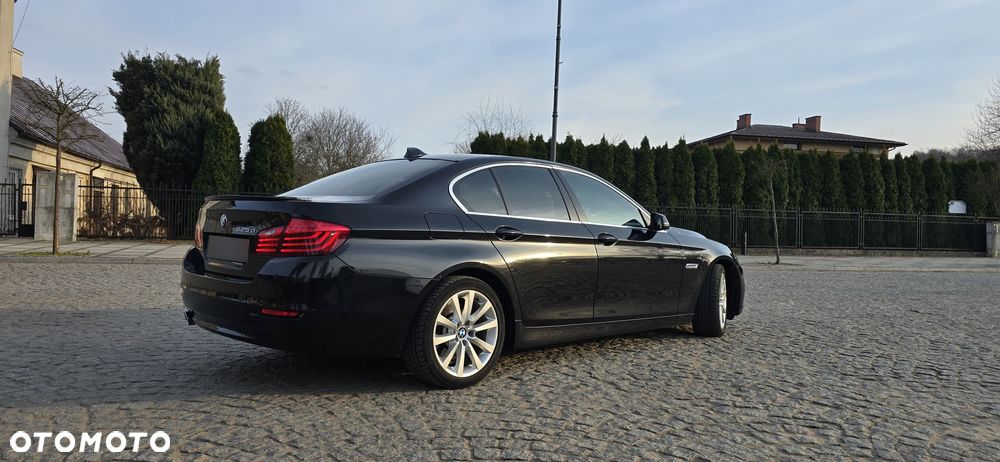 BMW Seria 5 525d - 7