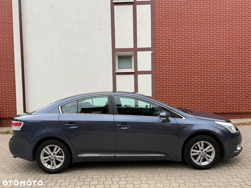 Toyota Avensis - 9